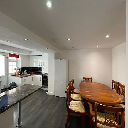 4 Bedroom House 10 Mins Walk To The Beach And Less Than A Mile From Bournemouth Main Station Zewnętrze zdjęcie