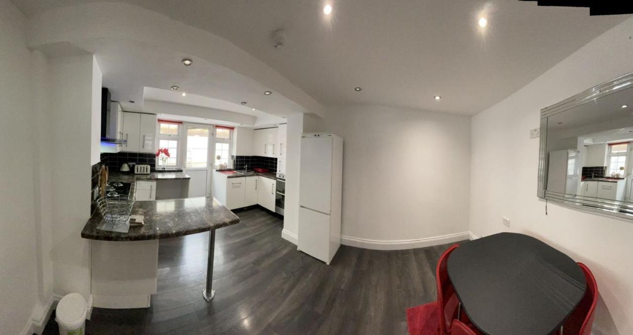 4 Bedroom House 10 Mins Walk To The Beach And Less Than A Mile From Bournemouth Main Station Zewnętrze zdjęcie