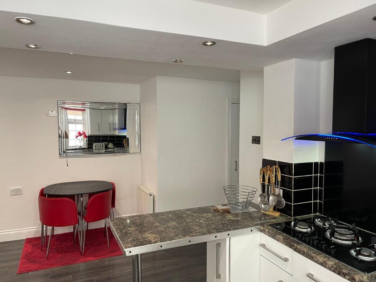 4 Bedroom House 10 Mins Walk To The Beach And Less Than A Mile From Bournemouth Main Station Zewnętrze zdjęcie