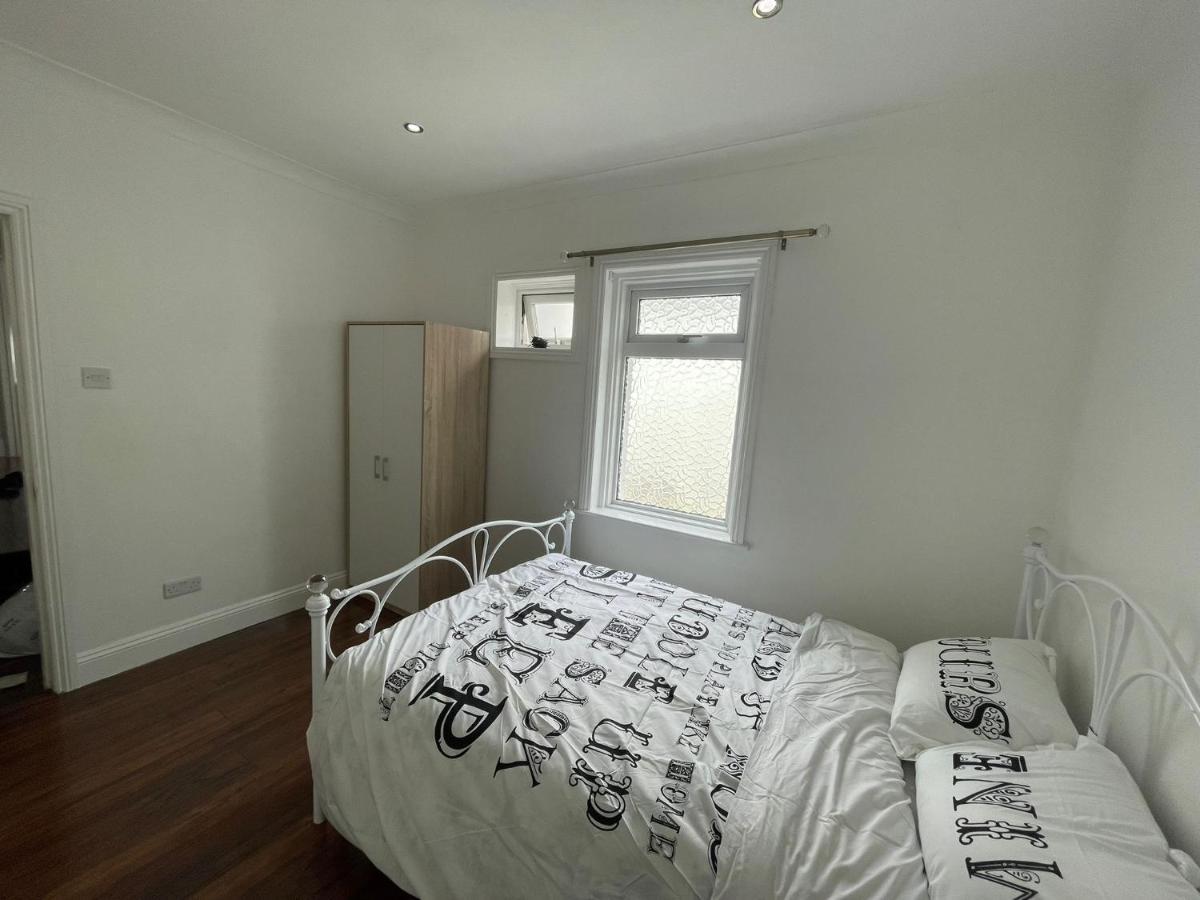 4 Bedroom House 10 Mins Walk To The Beach And Less Than A Mile From Bournemouth Main Station Zewnętrze zdjęcie
