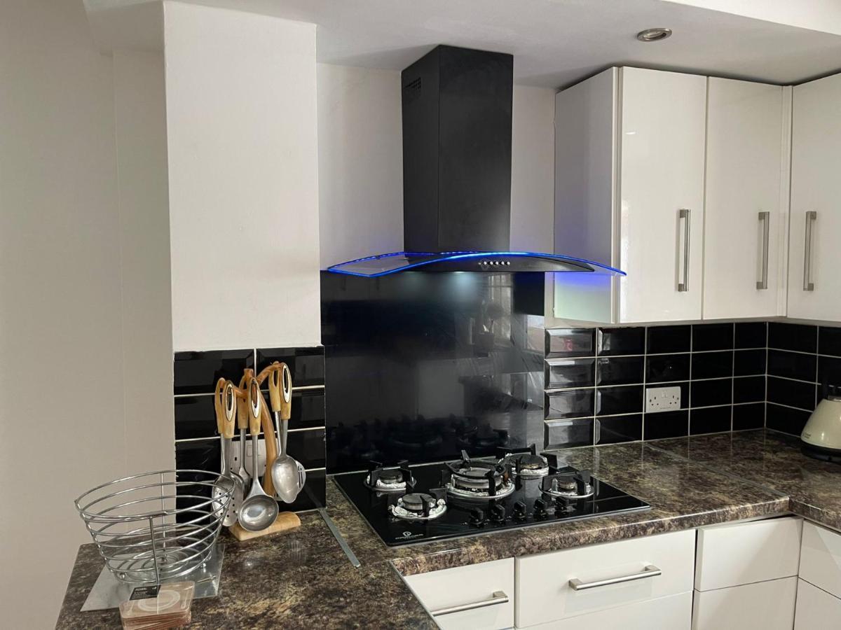 4 Bedroom House 10 Mins Walk To The Beach And Less Than A Mile From Bournemouth Main Station Zewnętrze zdjęcie