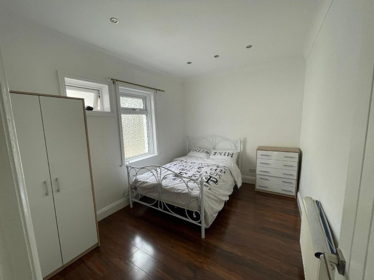 4 Bedroom House 10 Mins Walk To The Beach And Less Than A Mile From Bournemouth Main Station Zewnętrze zdjęcie