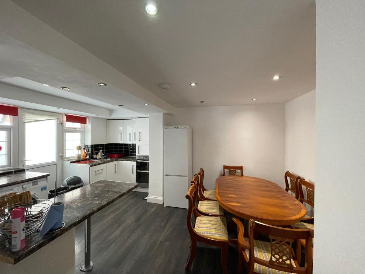 4 Bedroom House 10 Mins Walk To The Beach And Less Than A Mile From Bournemouth Main Station Zewnętrze zdjęcie
