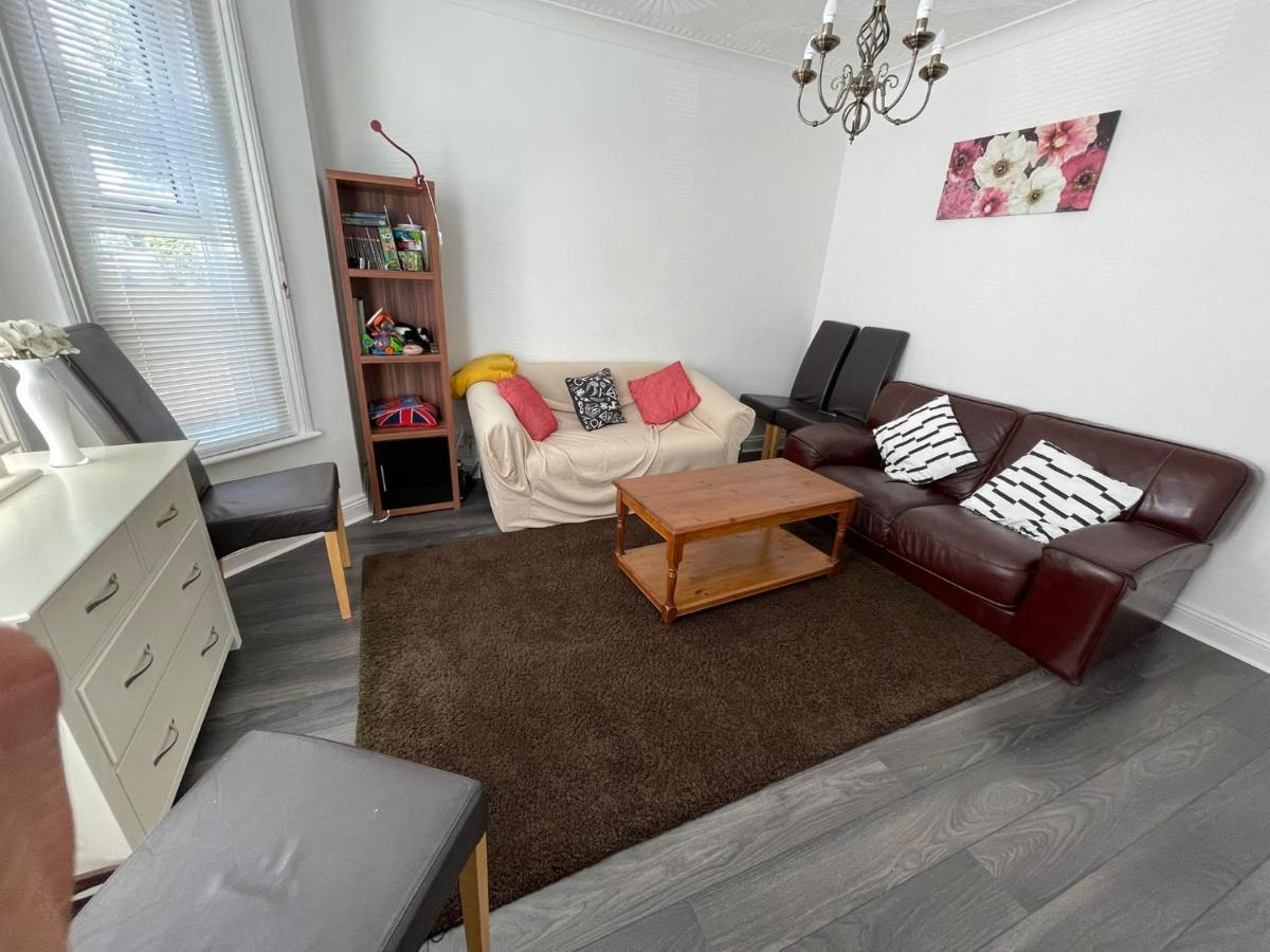 4 Bedroom House 10 Mins Walk To The Beach And Less Than A Mile From Bournemouth Main Station Zewnętrze zdjęcie