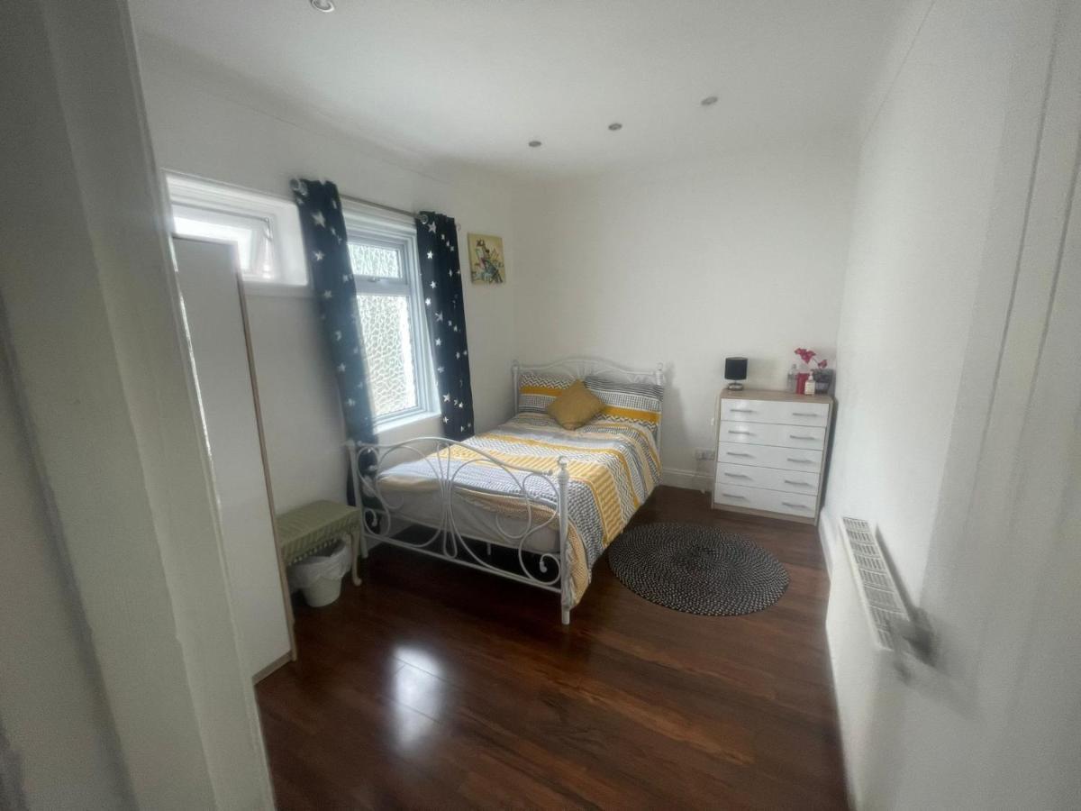 4 Bedroom House 10 Mins Walk To The Beach And Less Than A Mile From Bournemouth Main Station Zewnętrze zdjęcie