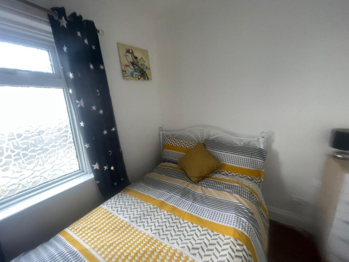 4 Bedroom House 10 Mins Walk To The Beach And Less Than A Mile From Bournemouth Main Station Zewnętrze zdjęcie