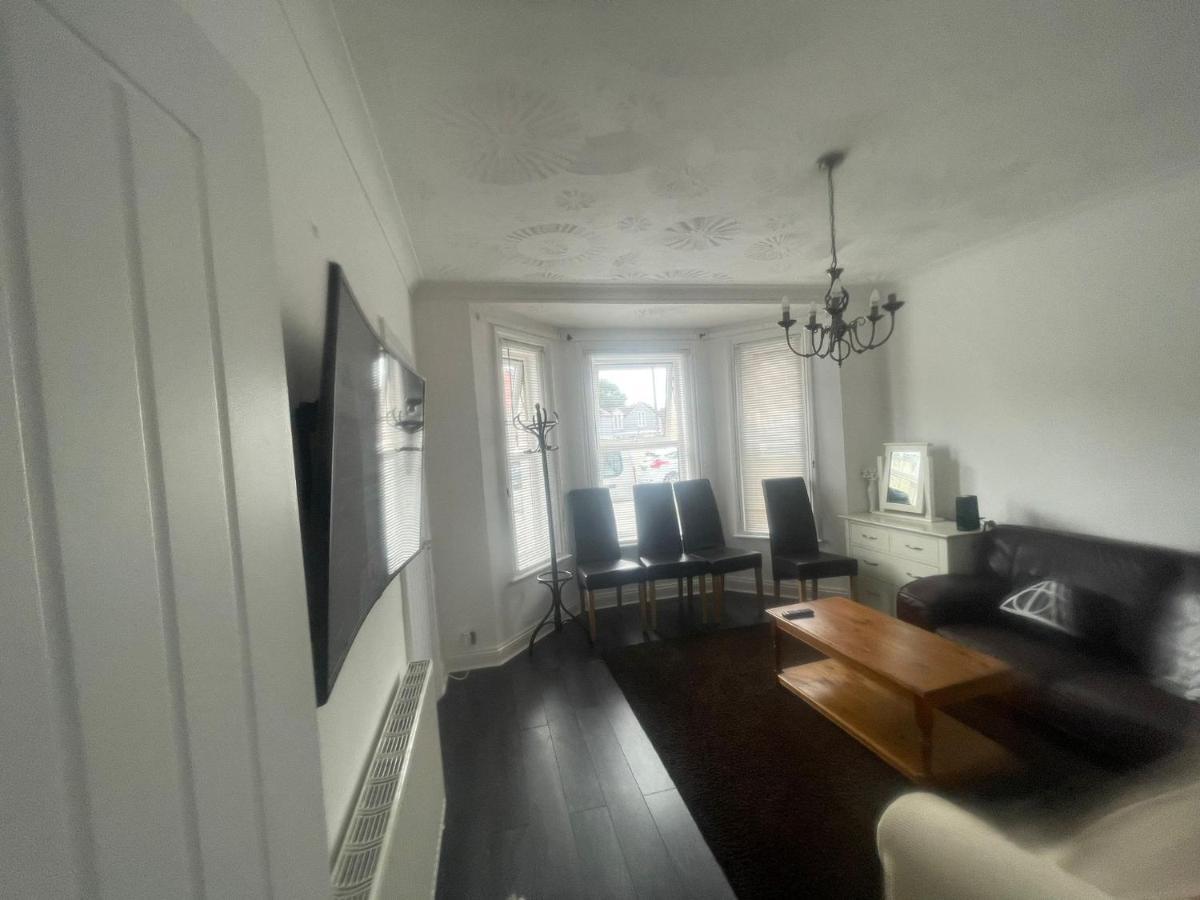 4 Bedroom House 10 Mins Walk To The Beach And Less Than A Mile From Bournemouth Main Station Zewnętrze zdjęcie
